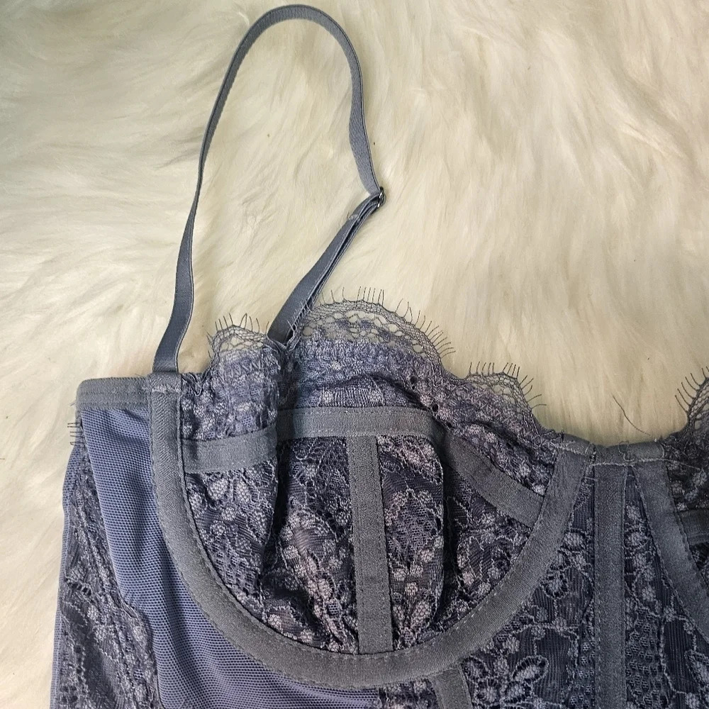 3 X 25 Modern Love Corset Top BDG Urban Outfitters size Midium - Picture 9 of 15